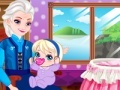 Gra Grandma Elsa сares baby